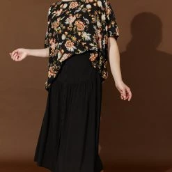 Isle Of Mine - Flourish Top - Black