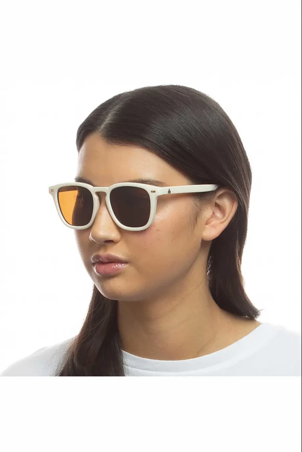 Accessories Sunglasses Aire Sunglasses - Magnetic - Ivory 3 Accessories Sunglasses Aire Sunglasses - Magnetic - Ivory