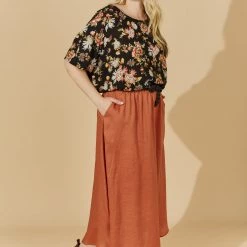 Isle Of Mine - Flourish Top - Black