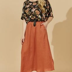 Isle Of Mine - Flourish Top - Black