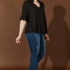 Isle Of Mine - Honour Frill Shirt - Black